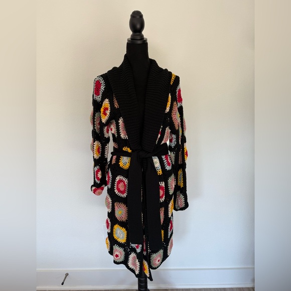 ALICE + OLIVIA JILLIAN CROCHET ROBE CARDIGAN SIZE S NWOT. - Picture 5 of 7